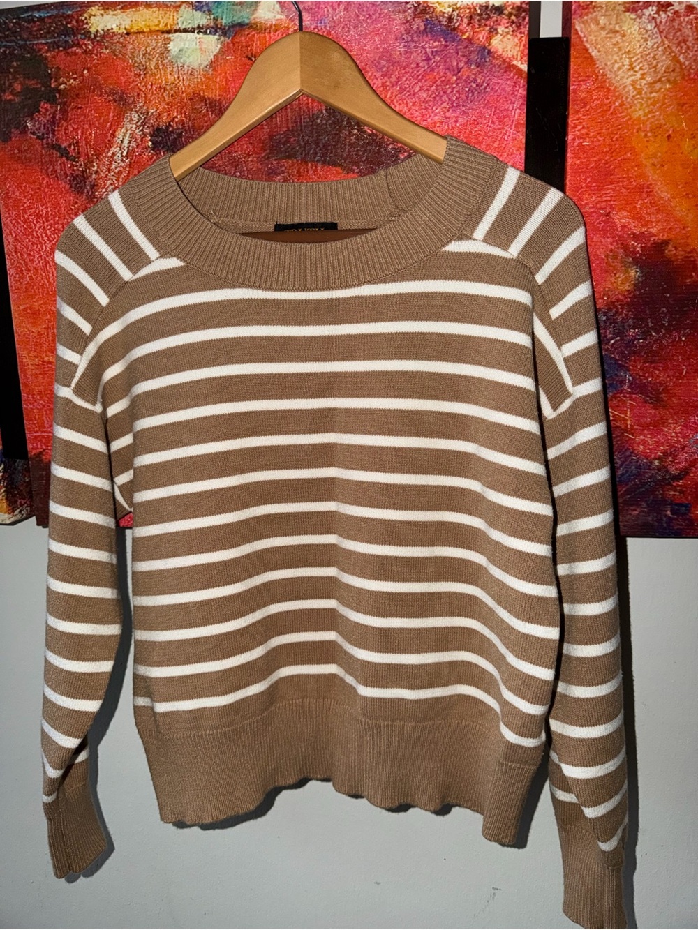 Classic Women's Sweater. Size:M